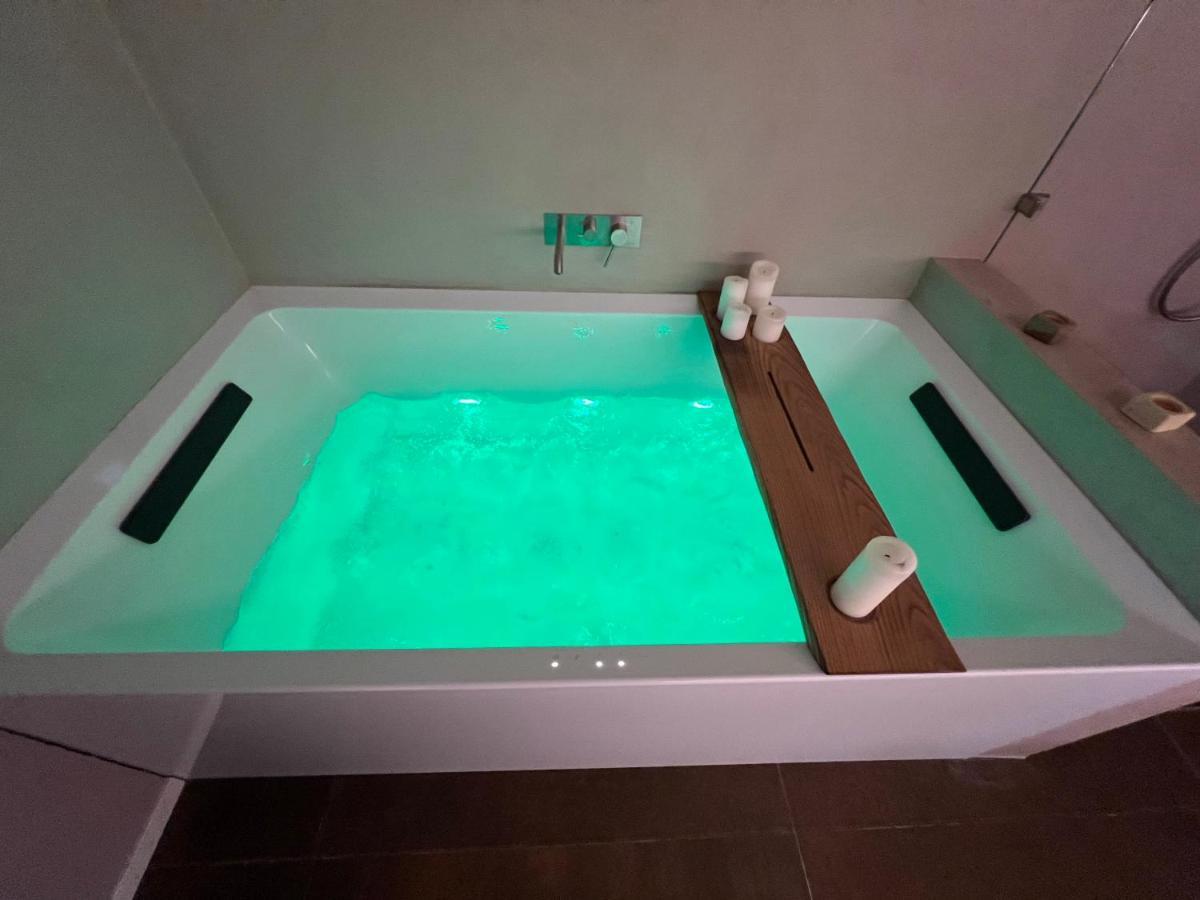 Venice Luxury Suite - Private Jacuzzi And Design Εξωτερικό φωτογραφία